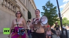 USA: Why can men go topless and women not? Simply the breasts?