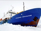 Chinese ship frees itself from Antarctic ice